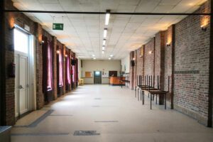 Salle 120 places max.