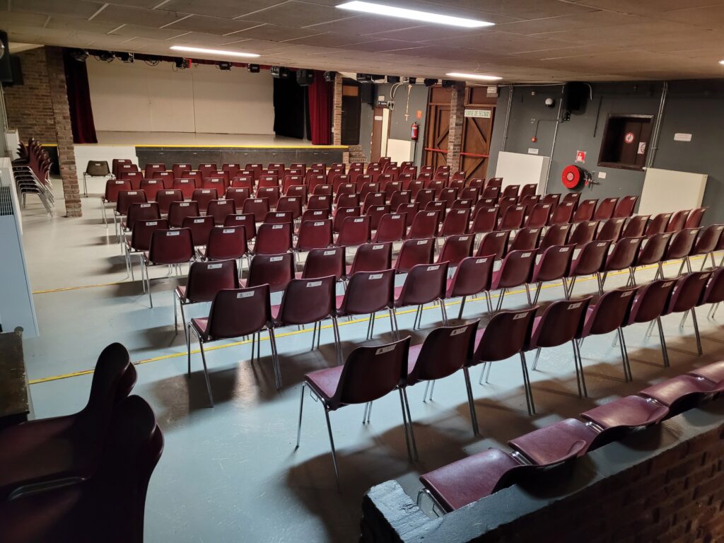 salle de spectacle avec scène- location à Herstal (Liège)