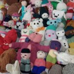 beaucoup de doudous en tricot